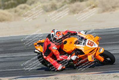 media/Dec-01-2025-Moto Forza (Mon) [[2daa91e15f]]/1-Advanced Group/Session 4 Turn 9/